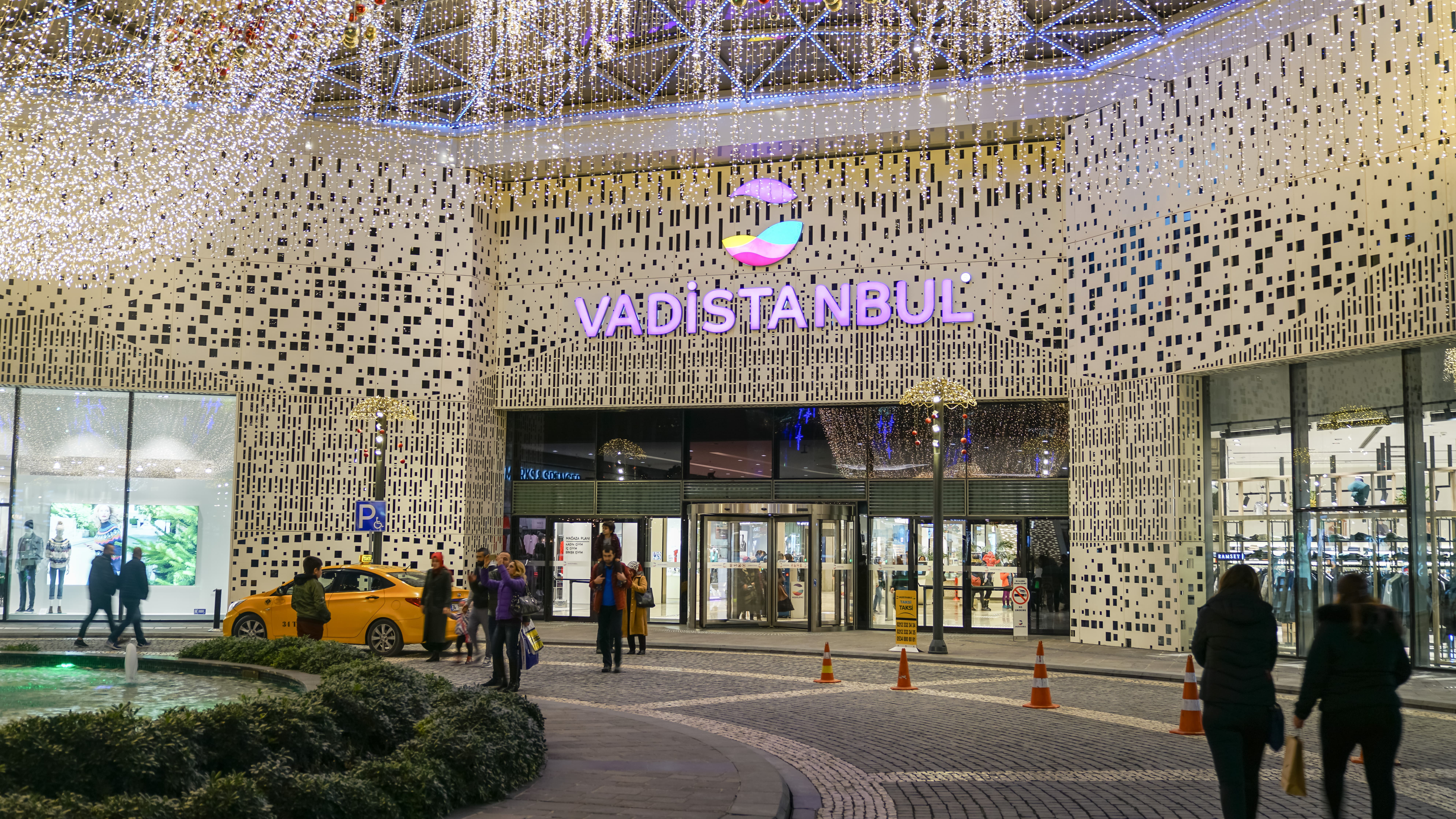 مركز وادي اسطنبول للتسوق