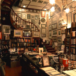 Lojas de livros e música em Istambul
